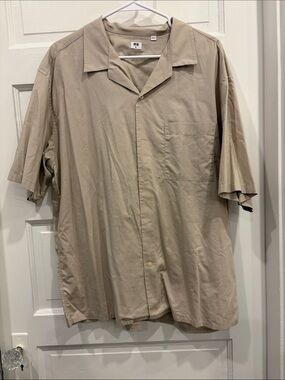 Uniqlo Taupe Camp Collar Short Sleeve Shirt